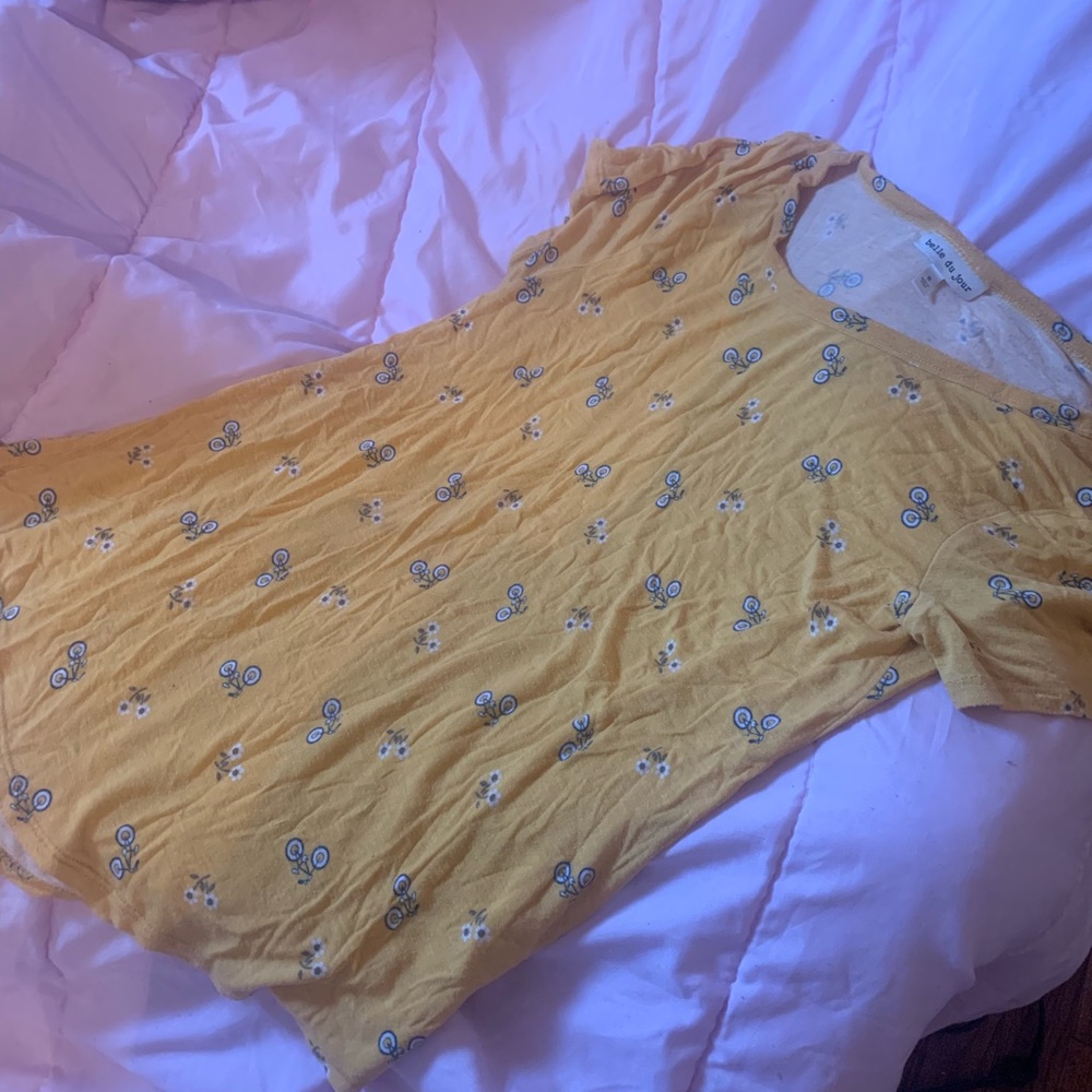 Cute yellow shirt